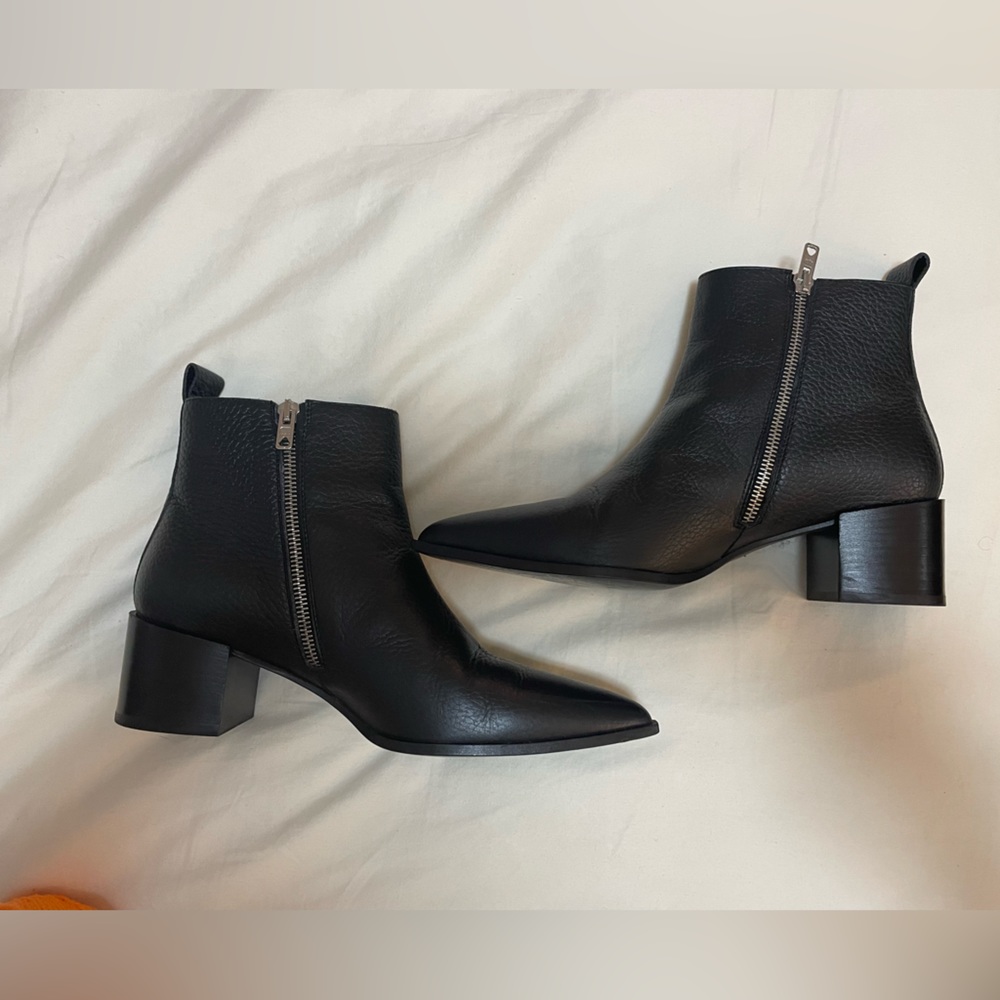 Everlane Boss black leather boots